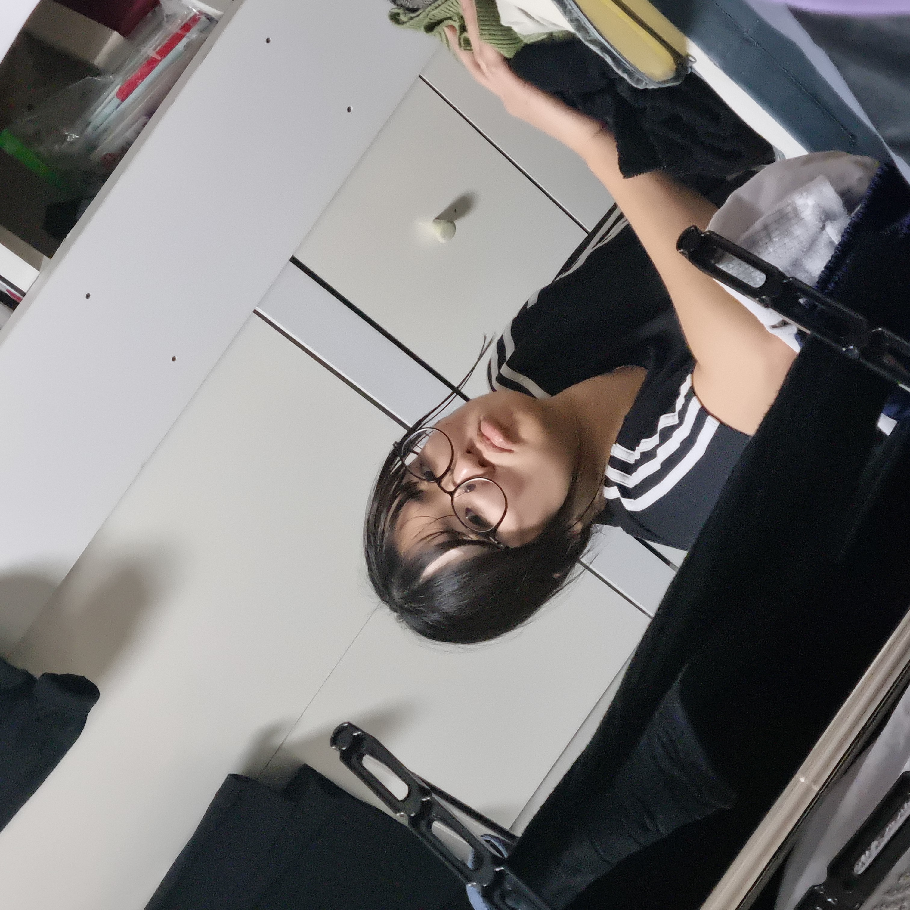 입을 옷이 없쪄